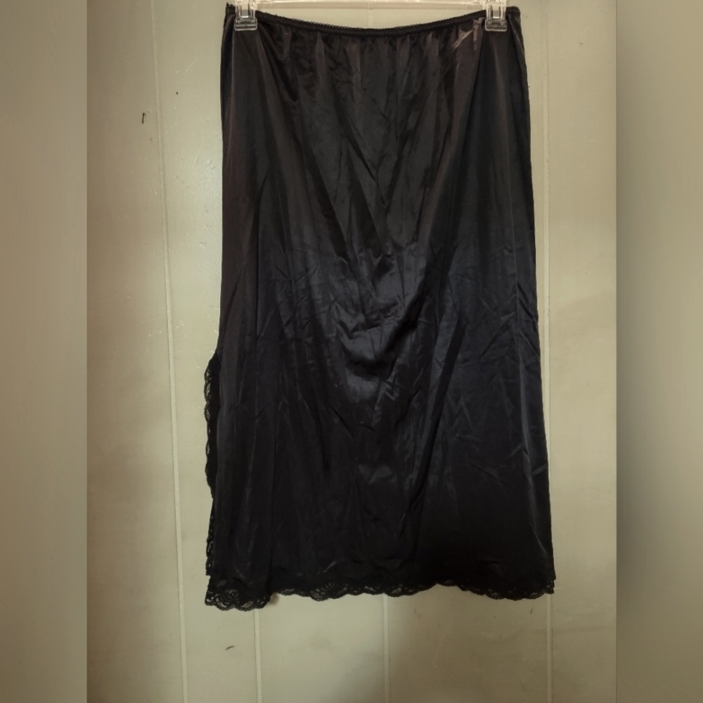 1980's Black half slip Fortune Brand Size 14-16